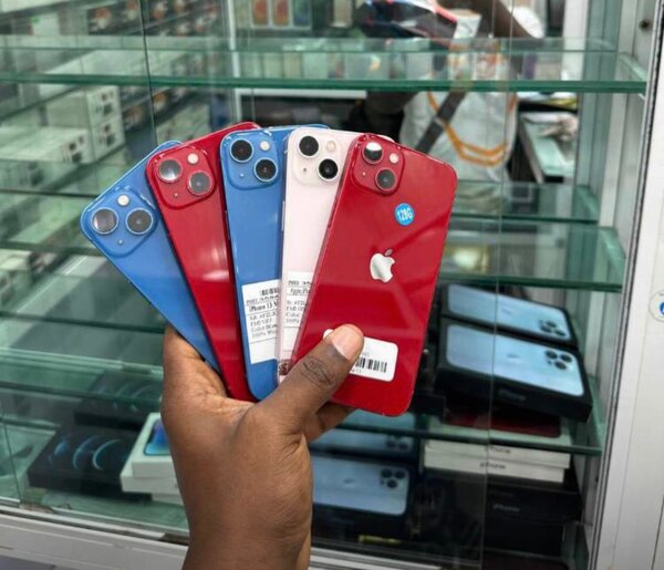 iPhone 13 simple quasi neuf