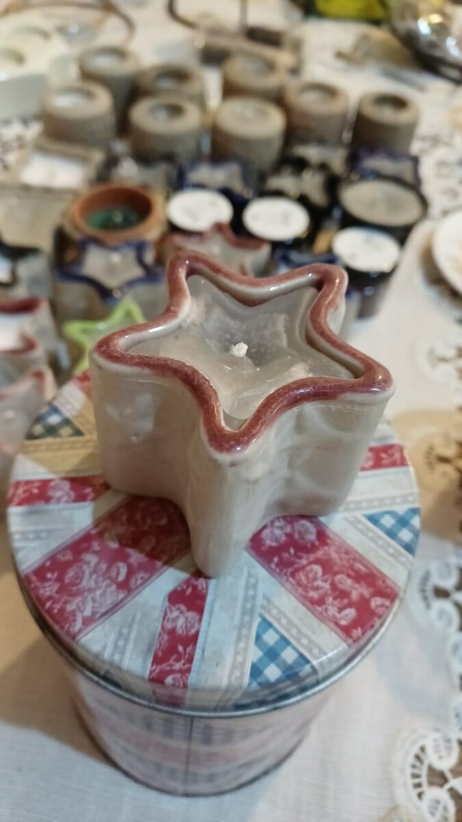 Candle in ceramic pots