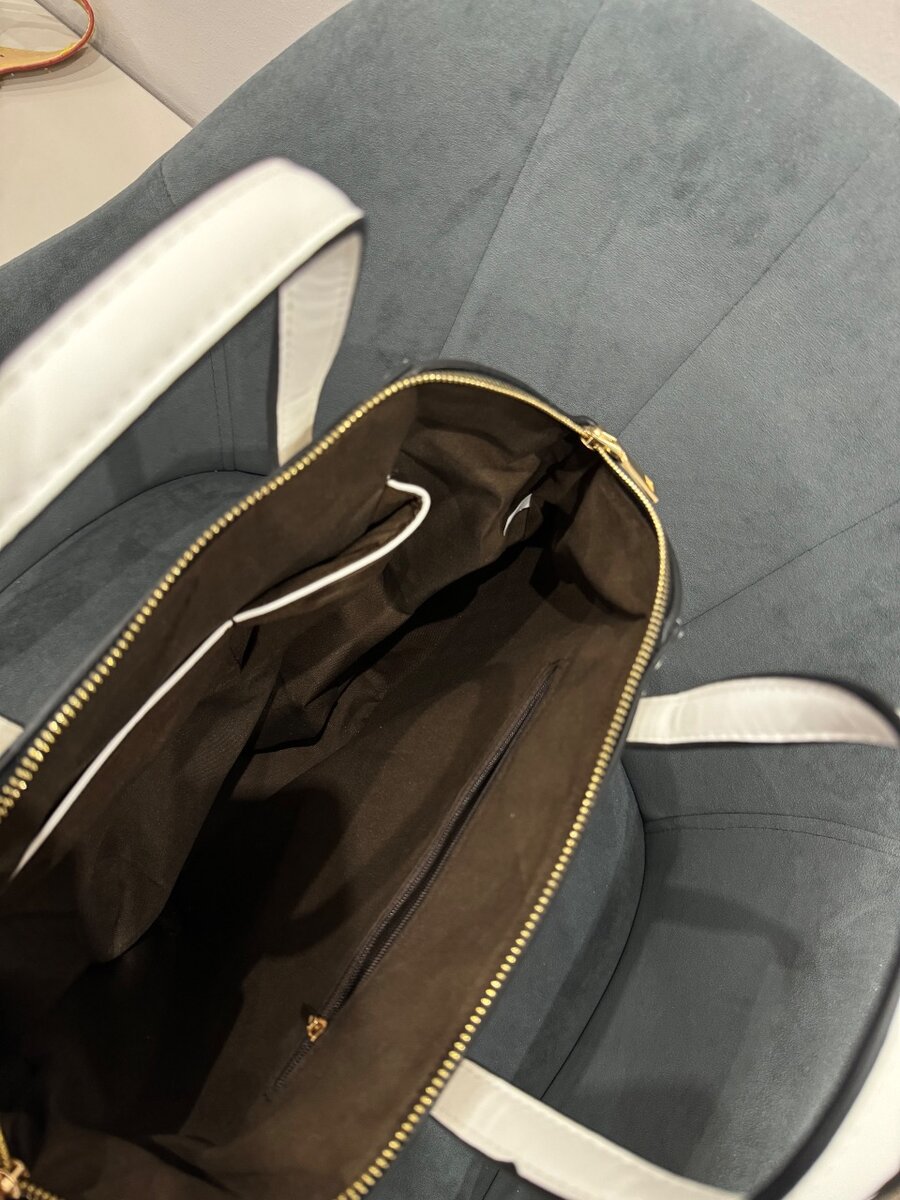 Женская сумка в хорошем состоянии