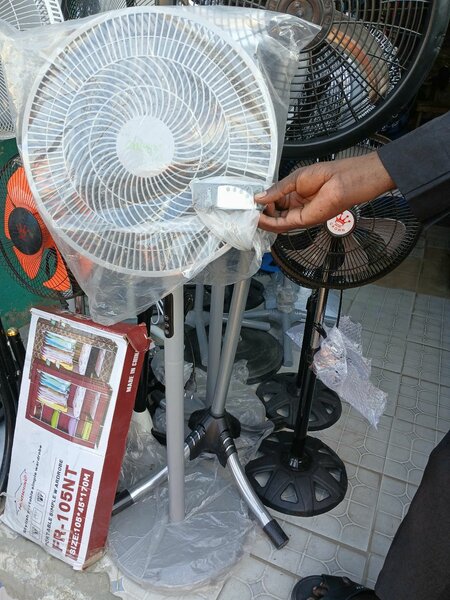 Ventilateur+ sa télécommande