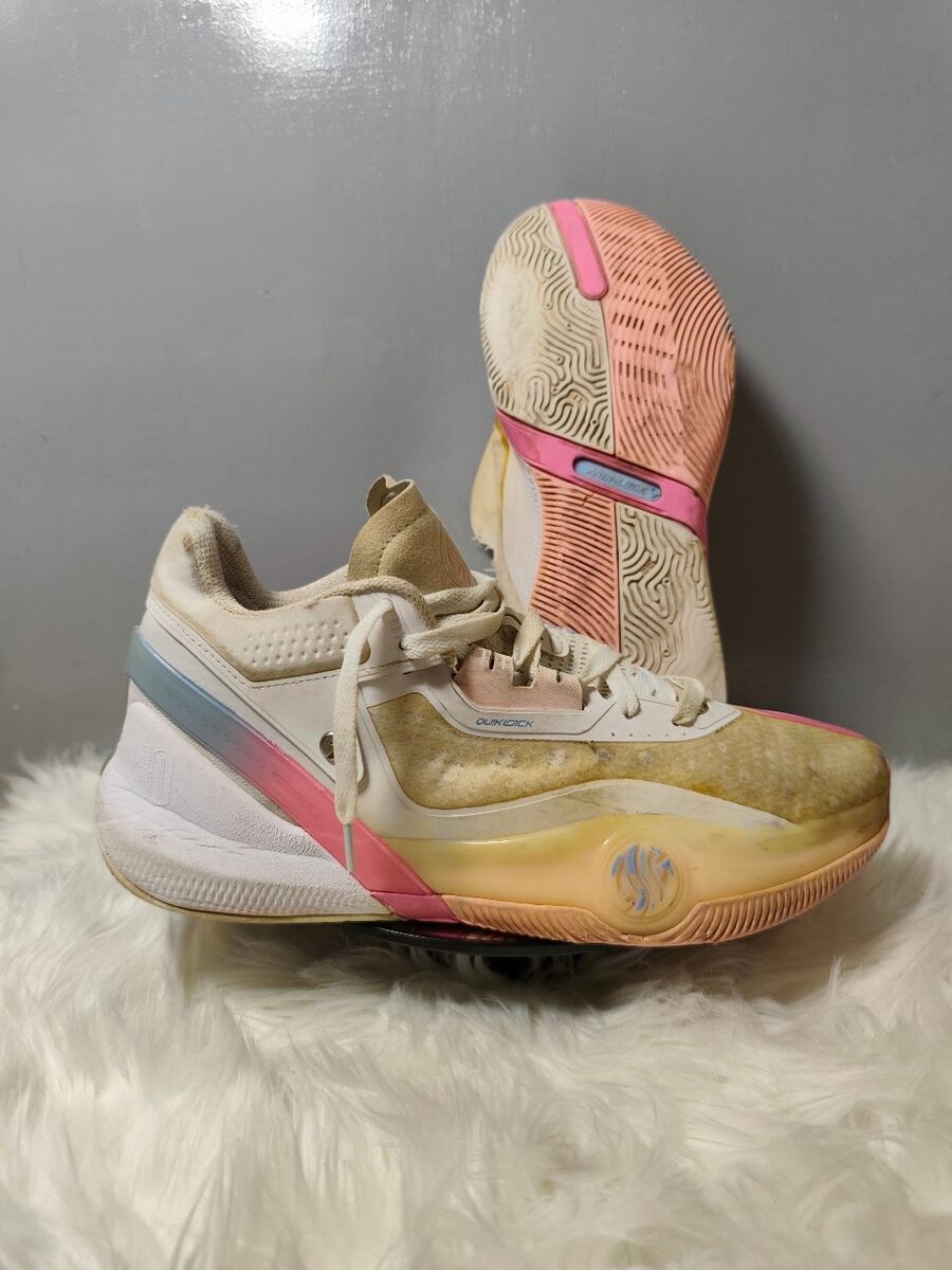 Chaussures de basket légères