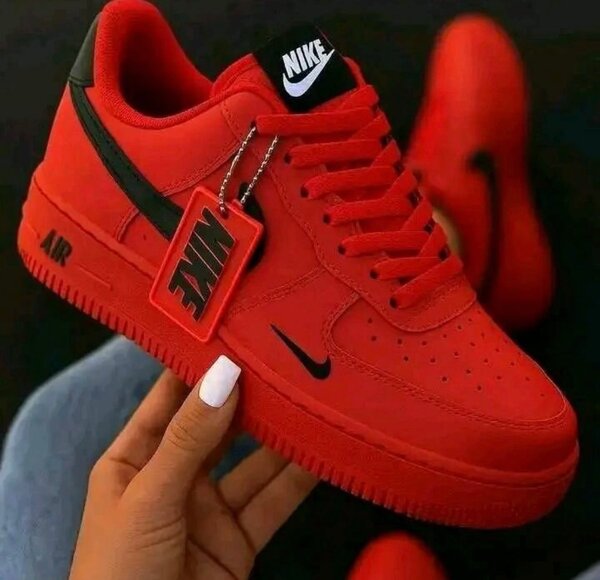 Baskets Nike rouges homme