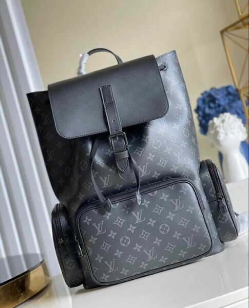 Luis vuitton classic backpack