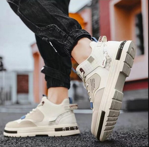 Outdoor Walking Sneaker