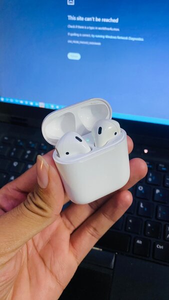 Official Apple AirPods 2 ( 2nd Generation )