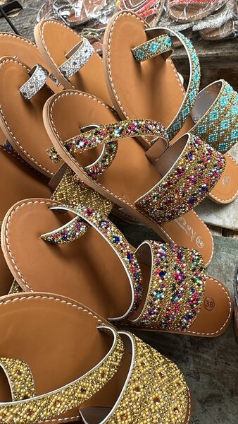 Sandales élégantes perlées