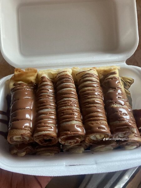 Crêpes roulées au chocolat