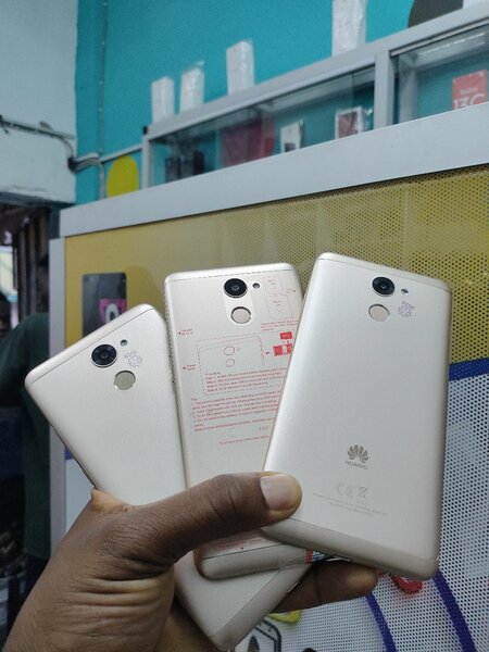 HUAWEI Y7 PRIME 2017 QUASI NEUF 128/6GO