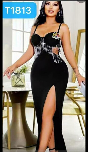 Robe noire sexy en franges