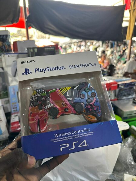 Manette PS4 Édition Limitée