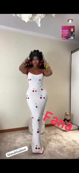 Robe longue moulante plumetis