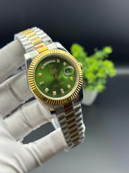 Montre de luxe en acier inoxydable