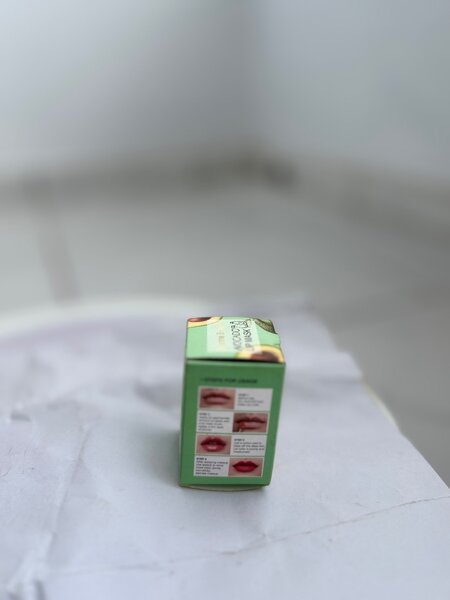 Baume à Lèvres Avocat