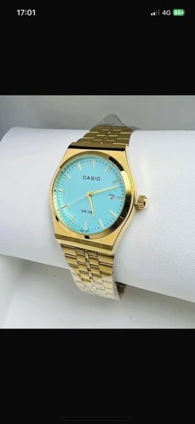 Montre Casio dorée élégante