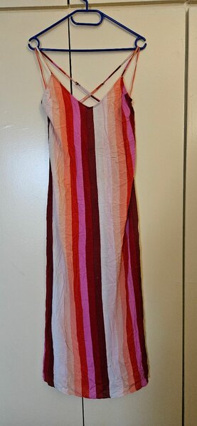 Robe longue à rayures colorées