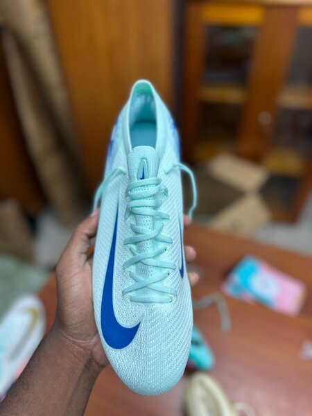 Chaussures de Foot Légères