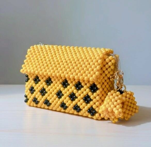 Sac bandoulière perlé vibrant