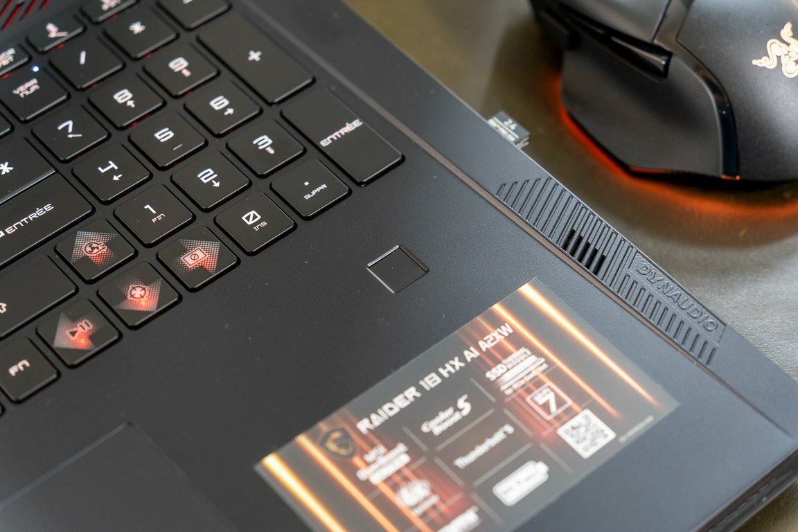 MSI RAIDER 18 HX AI A2XWJG