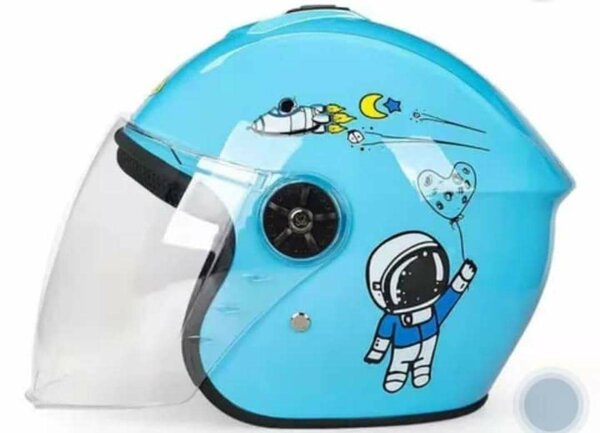 Casque de moto enfant design