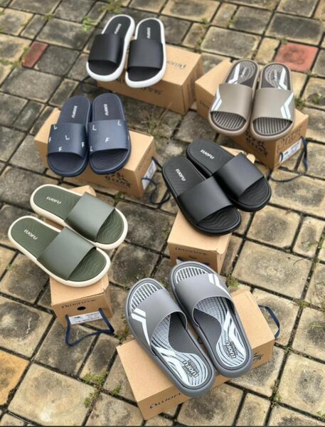 Claquettes confortables pour homme