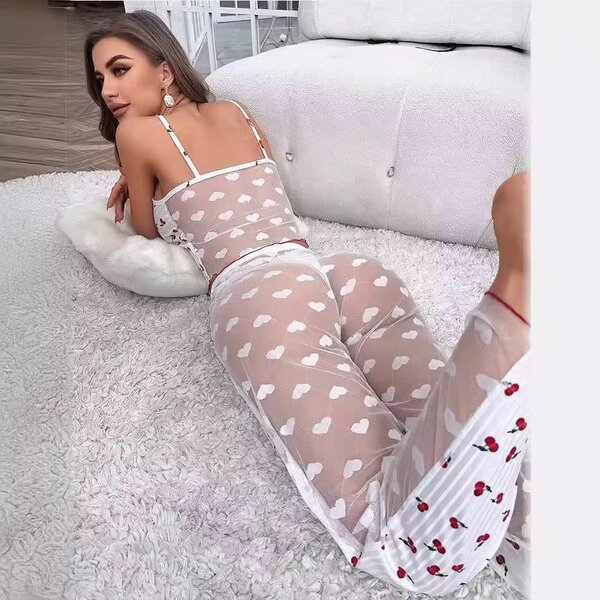 Pyjama en dentelle romantique