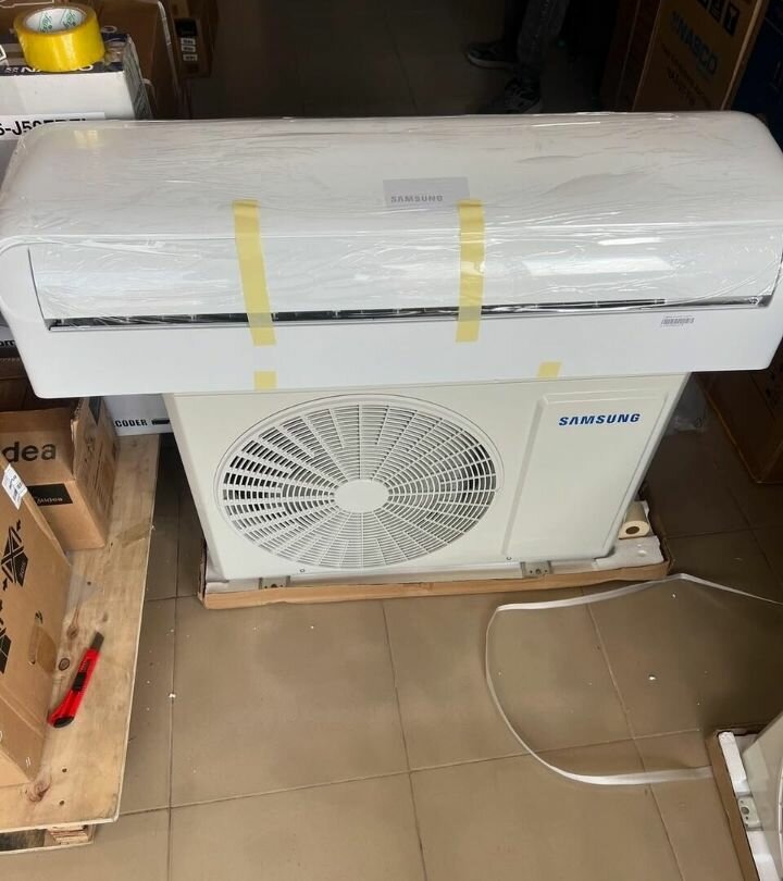 2.5HP SAMSUNG AIR CONDITIONER