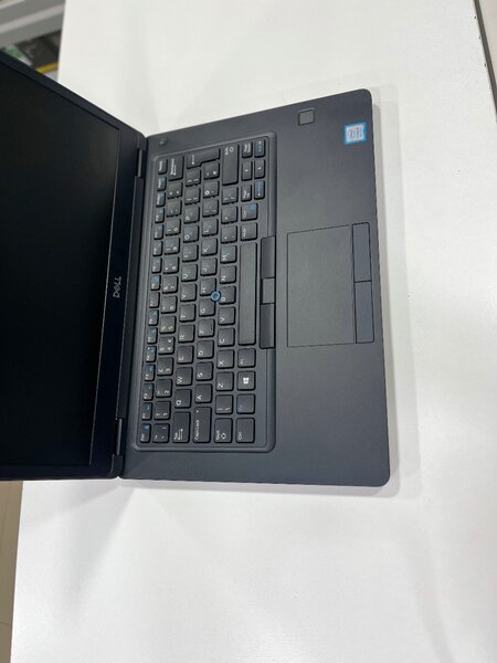 Dell Latitude 5490 (14-inch)   Intel Core i5 (8th Gen)