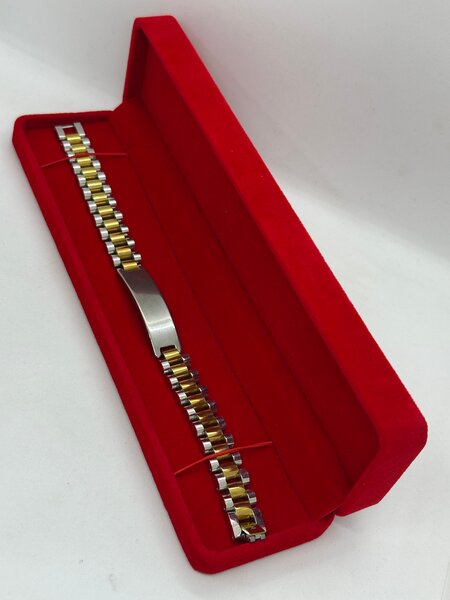 Bracelet en acier élégant