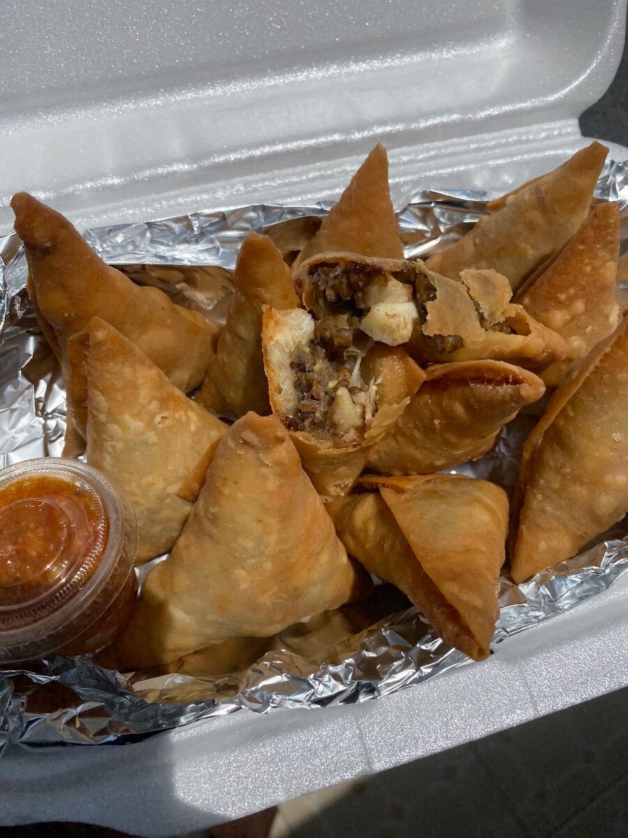 Délicieux samosas croustillants