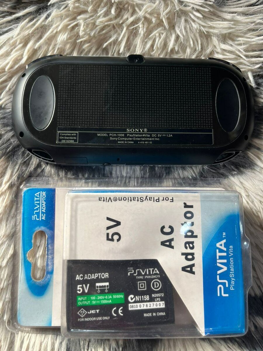 PS Vita Cracker avec Chargeur