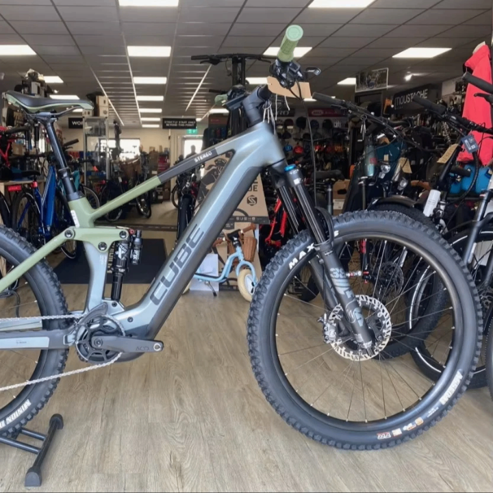 Cube Vélo Électrique Tout Terrain