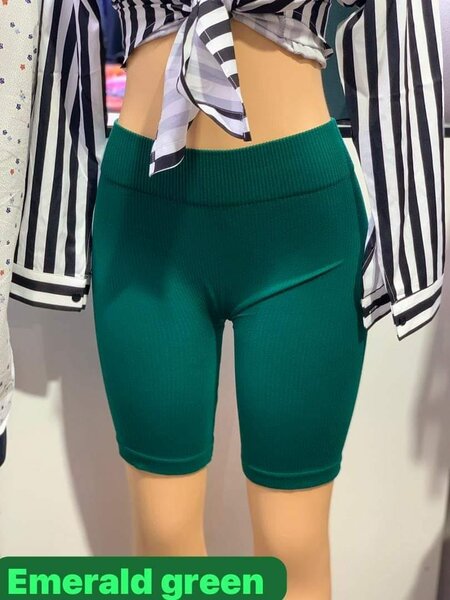 Cycling shorts in emerald green