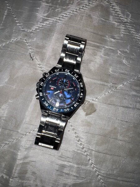 Montre chronographe en acier inoxydable