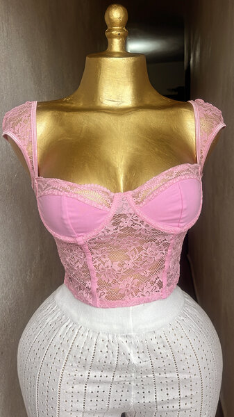 Top bustier rose en dentelle
