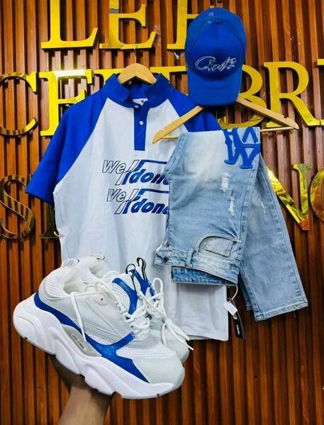 Ensemble mode homme : T-shirt, jeans et chaussures