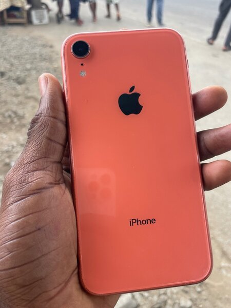 iPhone XR 64GB Coral