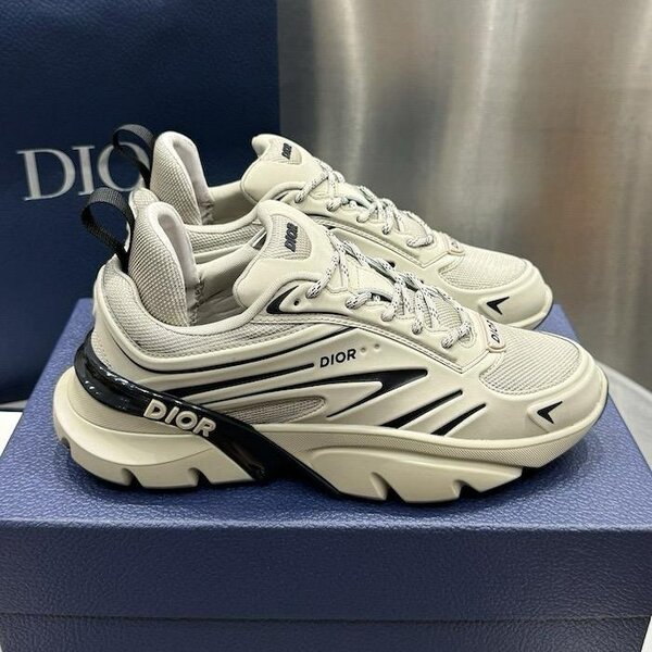 DIOR CLASSIC SNEAKER