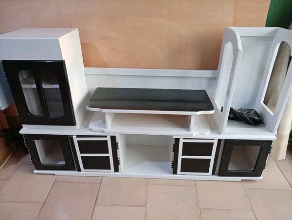 Meuble TV moderne en bois - Élégant et fonctionnel