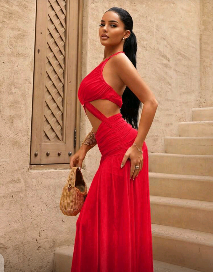 Robe longue rouge évasée