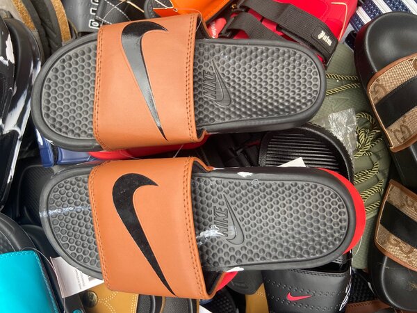 Claquettes confortables Nike