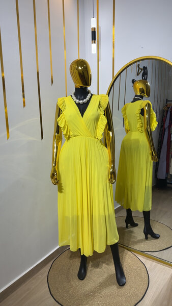Robe Jaune Élégante