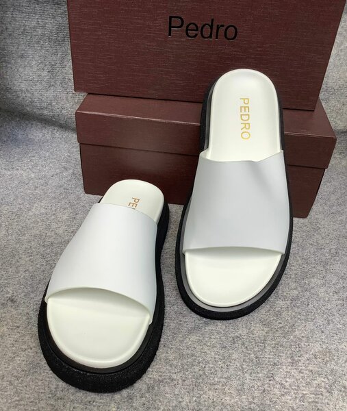 Sandales de luxe modernes