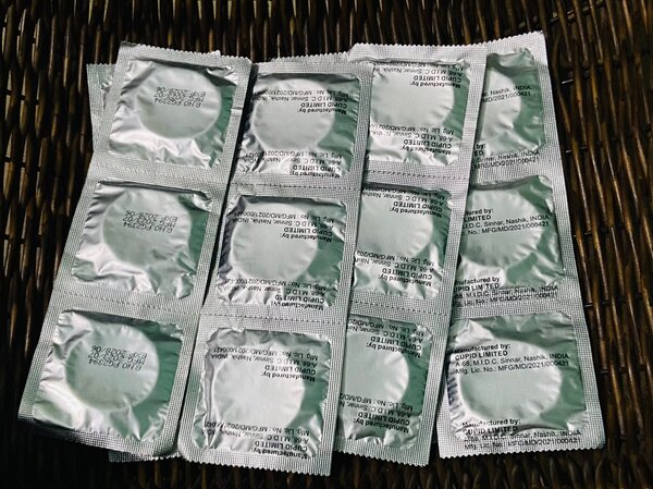 6 paquets = 18 préservatifs