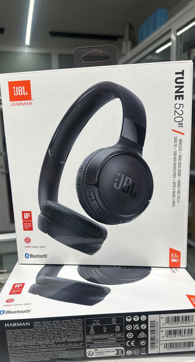 JBL TUNE 520BT Wireless on ear Headphones