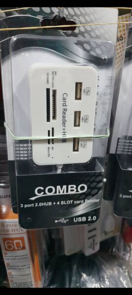 Lecteur de cartes USB 2.0 et Hub 3 ports