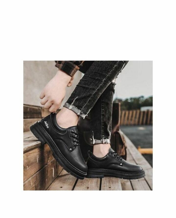 Chaussures en cuir noir JeGo
