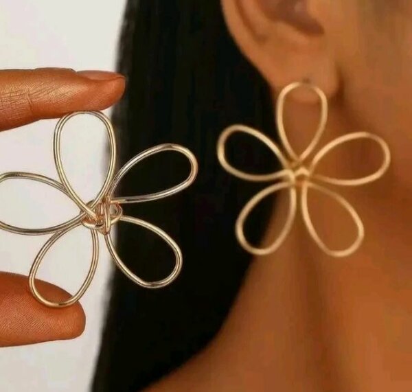 Boucles d'oreilles florales dorées