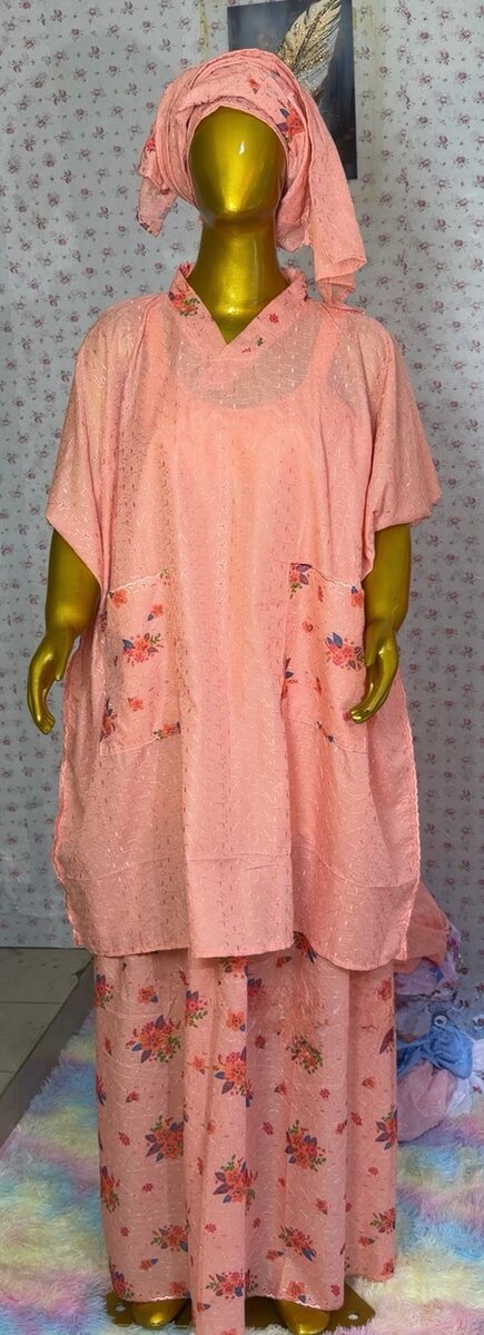 Prête à porter robe dentelle