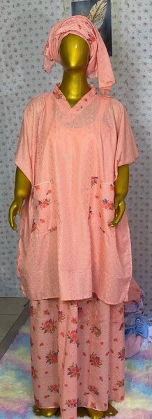 Prête à porter robe dentelle