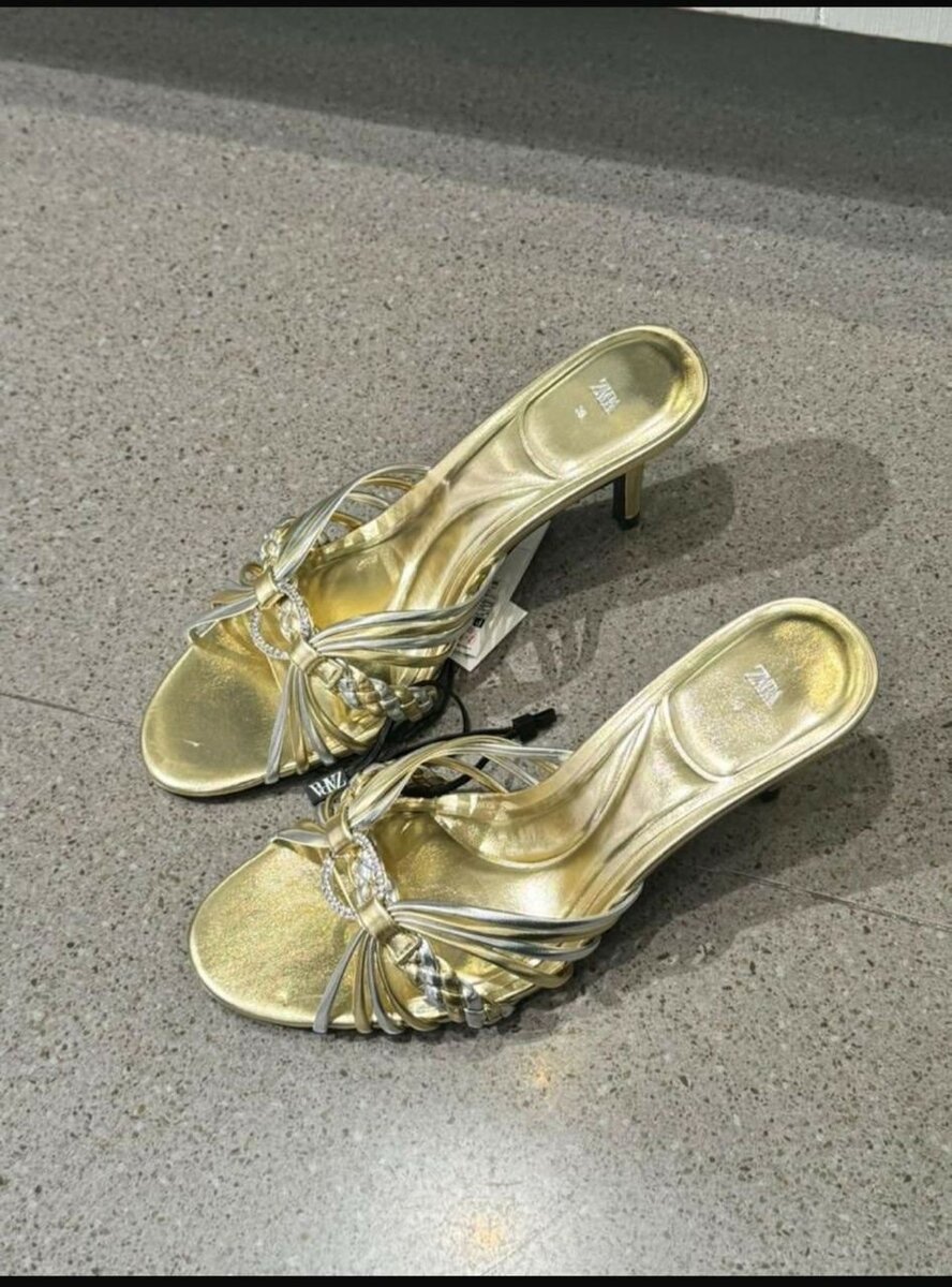 Ladies Heeled slippers